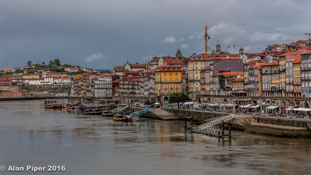 An image of the Porto Wine Quay.