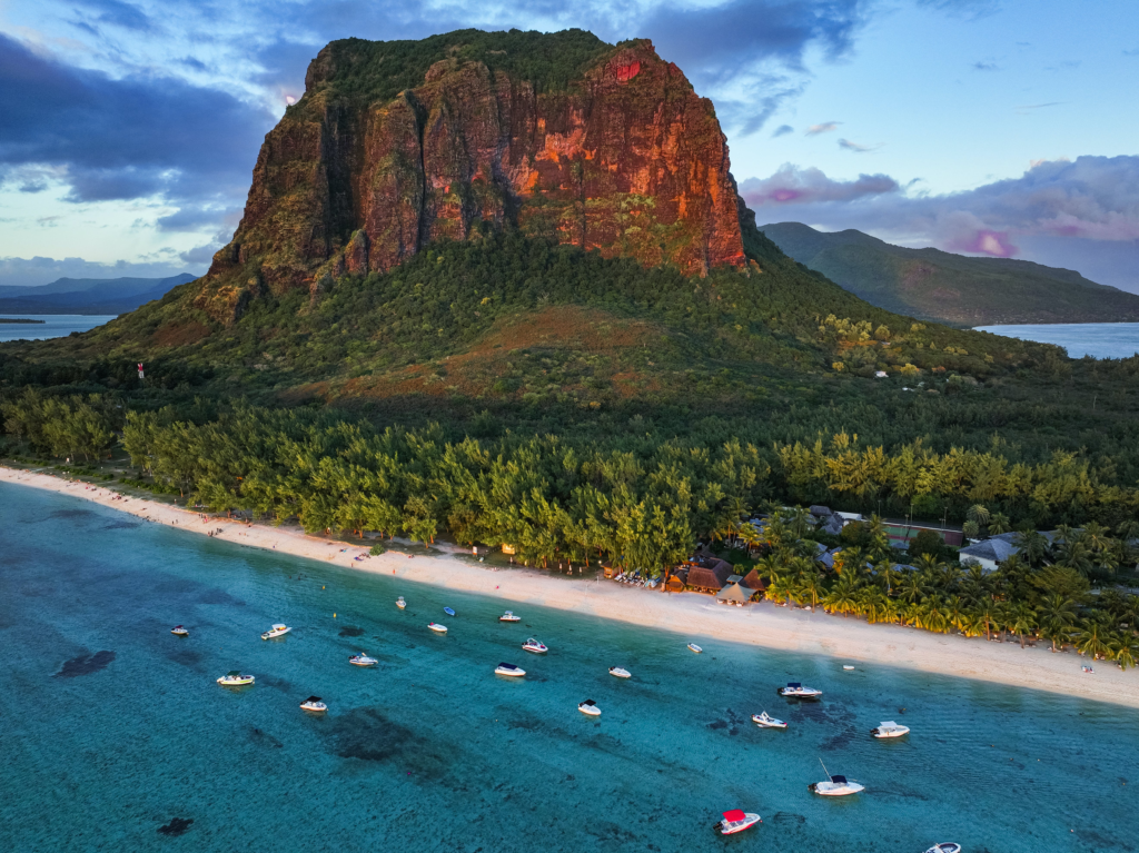 An image of the Le Morne Brabant peak and surrounding beach.
