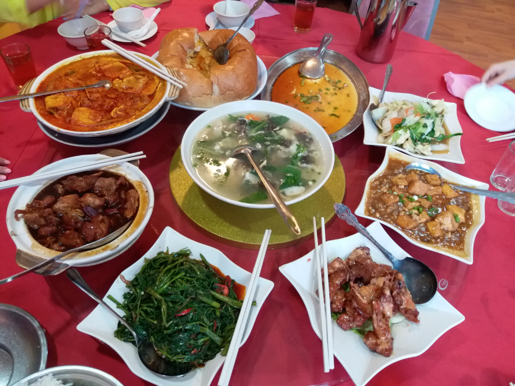 An image of several dishes that represents Malaysian Cuisine.