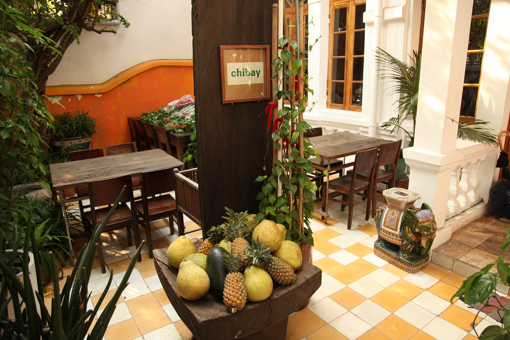 An image of the Cuc Gach Quan Restaurant interior. 